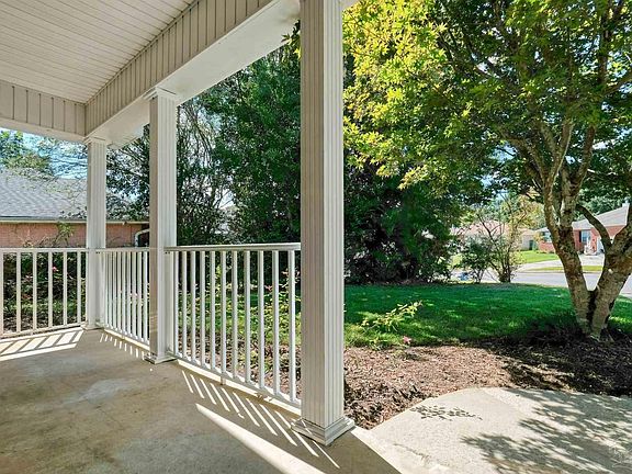 4th image of 9840 Crestmont Cir