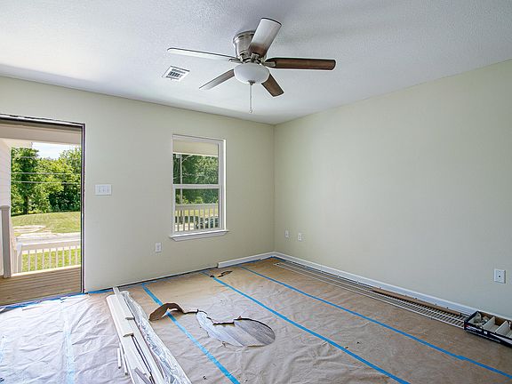 3rd image of 1507 Sadler Dr