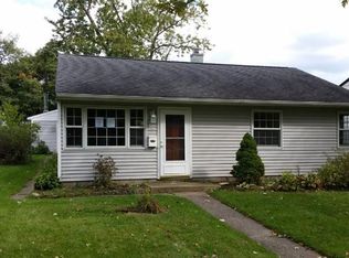 5 N Guyer St, Hobart, IN 46342
