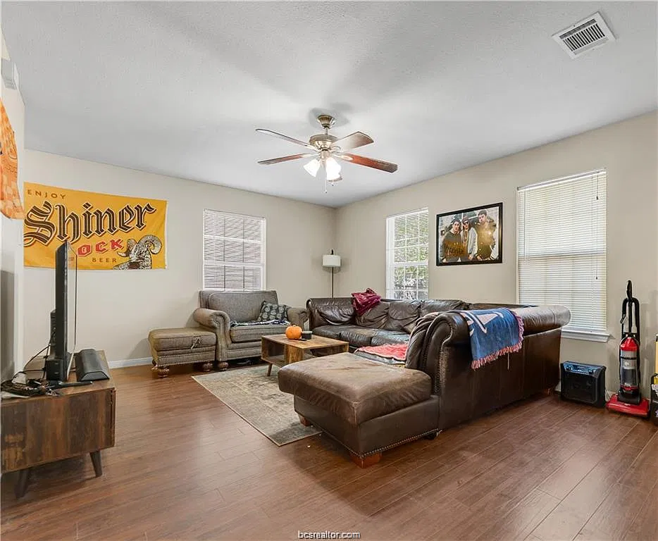 2 bed, 903 sqft, $1,995 — Photo 4