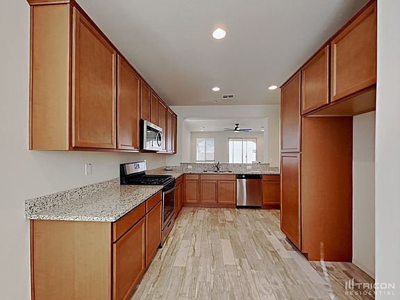 4th image of 278 S 192nd Dr