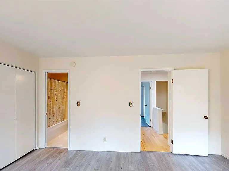917 Hough Ave #5 — Photo 4