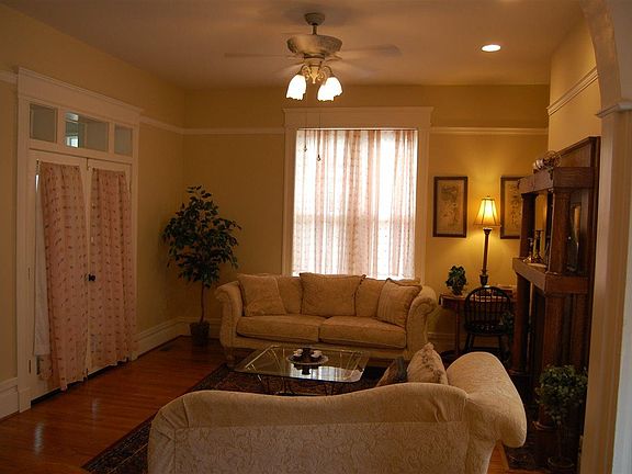 3rd image of 901 Jefferson St #905