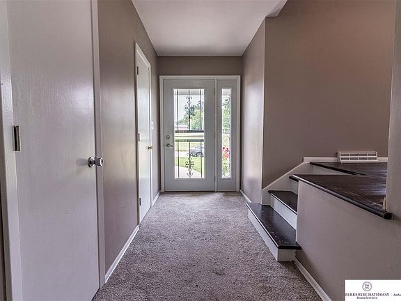 2nd image of 1402 Thomas Dr