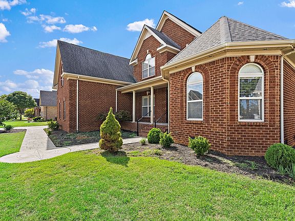 5th image of 2029 Prestwick Dr