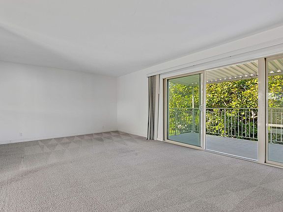 5th image of 257 Moreton Bay Ln Unit 4