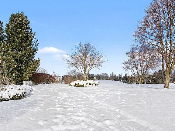 4th image of 1541 Fairwood Ct SE