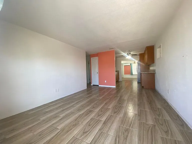 19 River Shore Dr — Photo 3