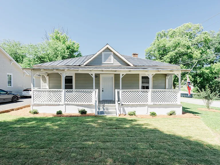 732 Williams St — Photo 1