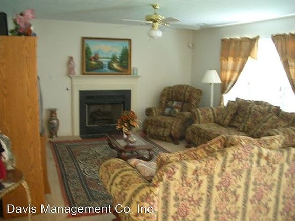 4th image of 776 Michelle Dr