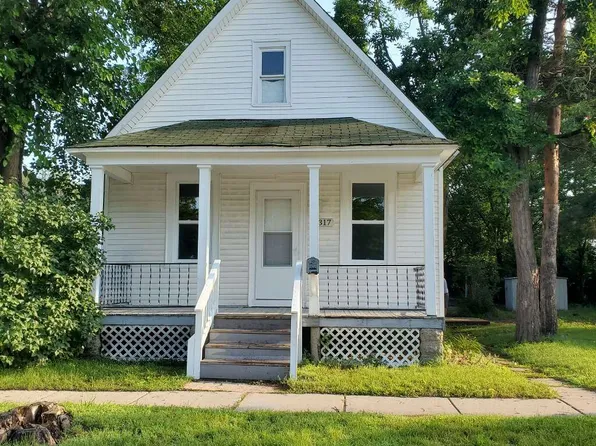 1317 Beard St, Port Huron, MI 48060