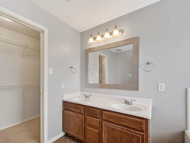 31722 Royal Woods Ct — Photo 24