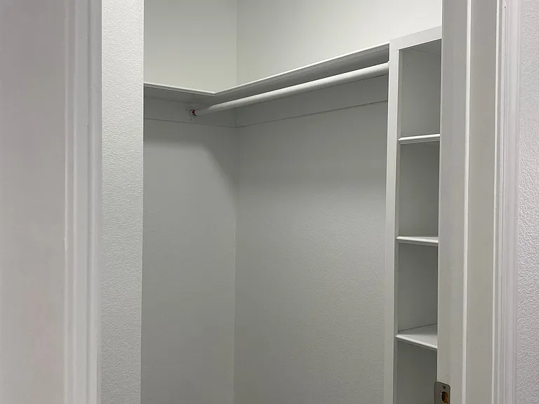 2409 Arctic Ave #202 — Photo 18