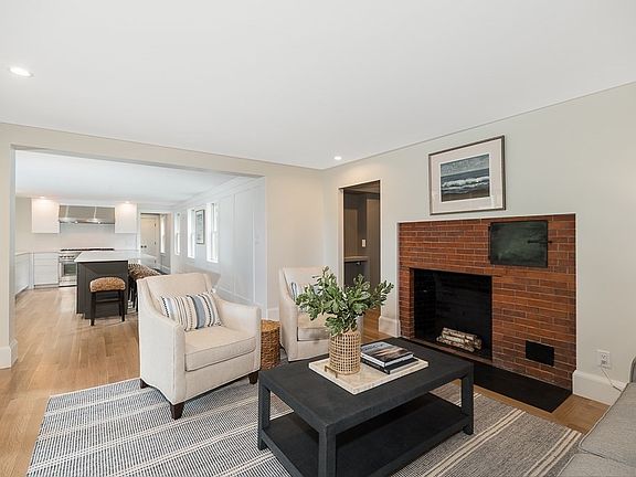 3rd image of 31 Apple St