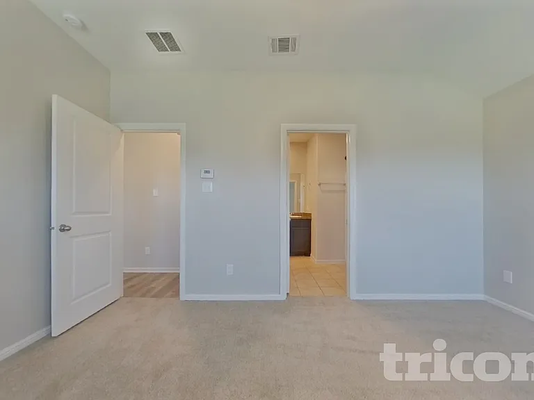 324 Foxhunter St — Photo 7