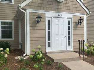 140 E Winchester Rd APT C, Libertyville, IL 60048