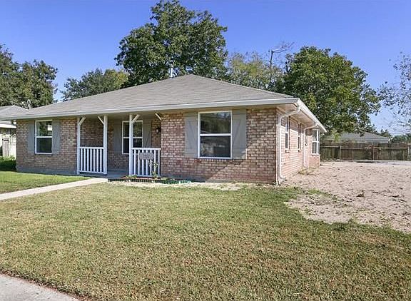 2nd image of 7901 Devine Ave
