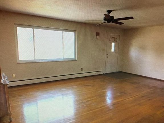 2nd image of 215 Shannon Heights Dr
