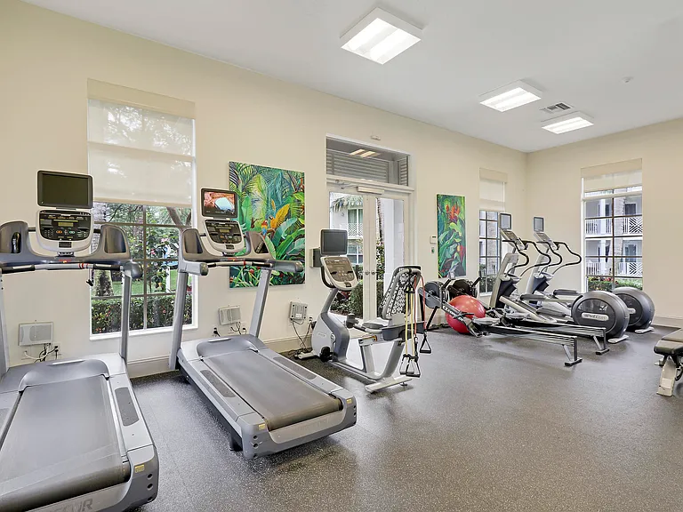 515 Bay Colony Dr N — Photo 58