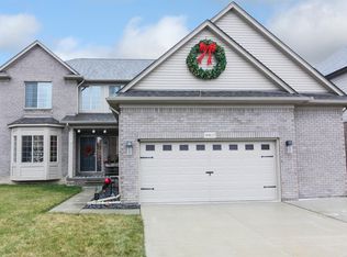 49621 Manistee Dr, Chesterfield, MI 48047