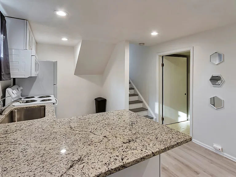 11160 Eaton St #B — Photo 7