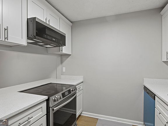 5th image of 5452 Glen Haven Dr