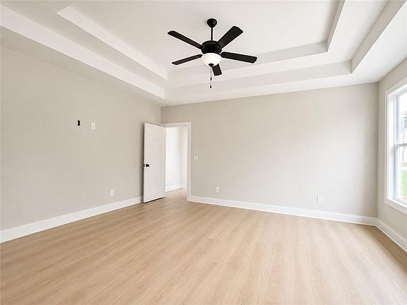 5th image of 3 Brook Run Ln