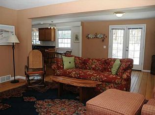 25 Ambleside Dr, Fairport, NY 14450