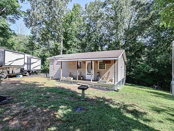 2nd image of 677 Justin Ln