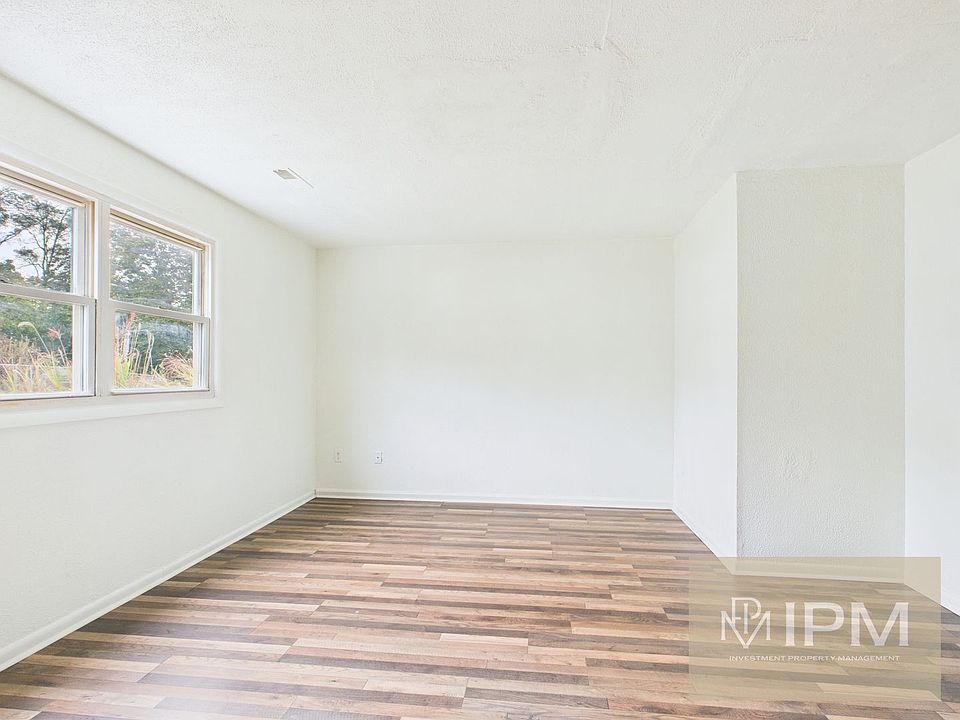 1st image of 15 Dunkle Ave