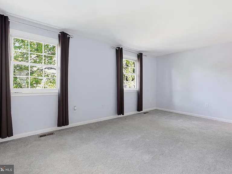 1810 Fort Pulaski Ct — Photo 16