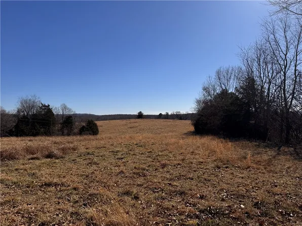 3 Madison 1490, Huntsville, AR 72740