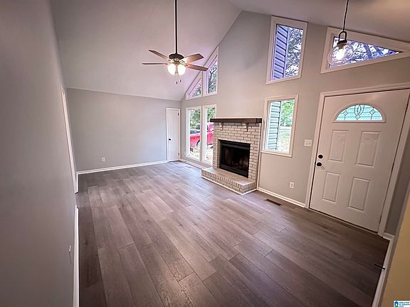 4th image of 61 Pine Ln