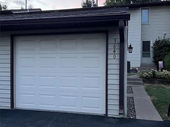 3640 Cedarwood Ct, Bettendorf, IA 52722