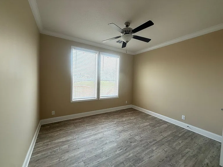 631 Imogene Dr — Photo 14