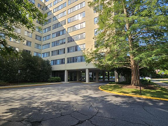 3rd image of 6641 Wakefield Dr APT 318