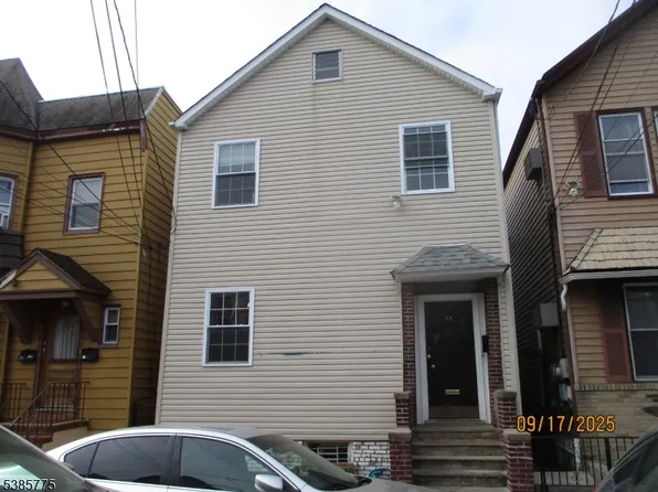 63 Warwick St, Newark City, NJ 07105