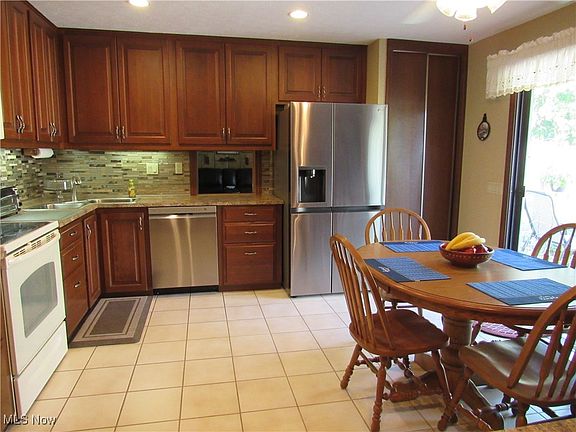 3rd image of 9925 Plum Brook Ln