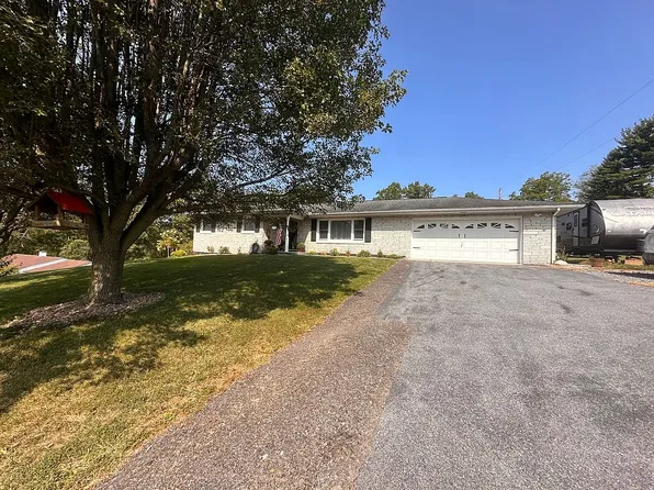 264 E Graceville Rd, Breezewood, PA 15533
