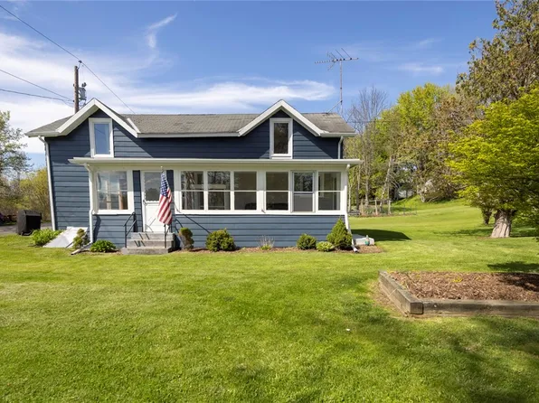 1442 Canandaigua Rd, Macedon, NY 14502