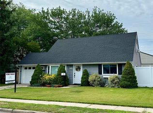 3888 Avoca Ave, Bethpage, NY 11714