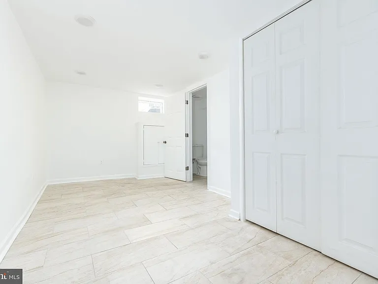 2726 Edgemont St — Photo 12