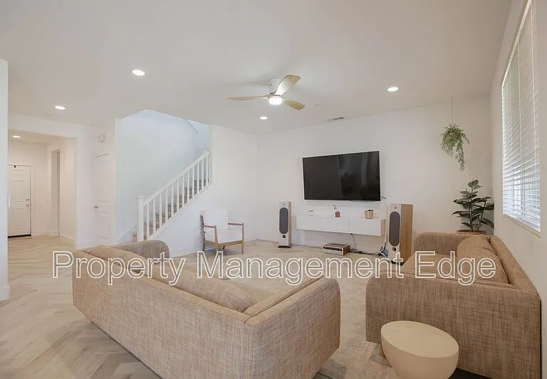 30463 Ridgely Way — Photo 14