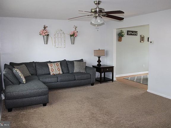 5th image of 700 Lincoln Dr