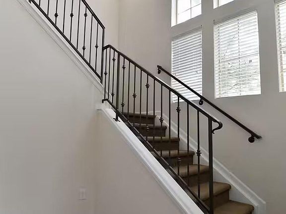4th image of 7839 Inverness Boulevard