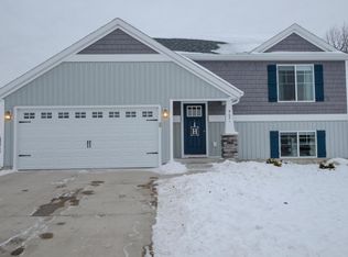 9071 Nature Meadows Dr NE, Rockford, MI 49341
