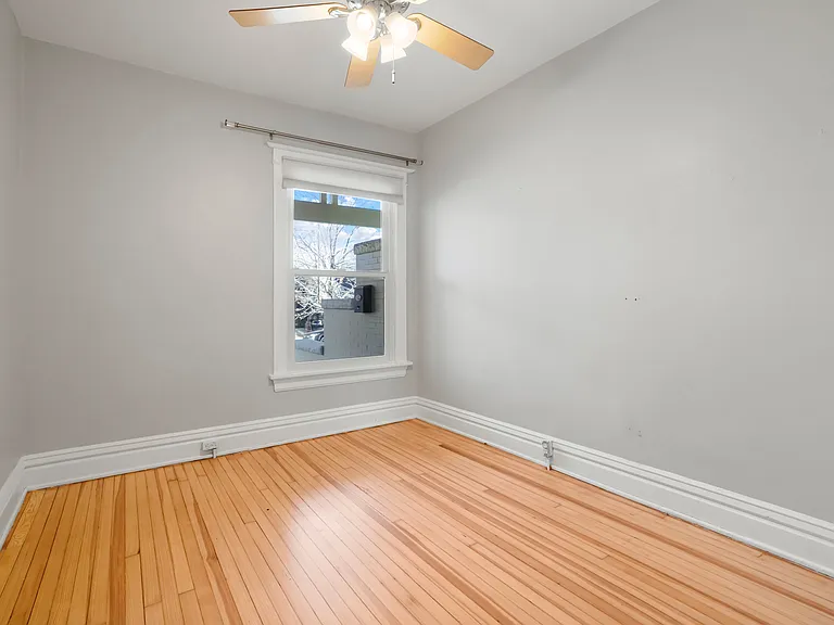 584 N Lafayette St — Photo 23