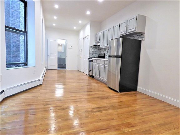 2nd image of 224 E 85th St APT 4