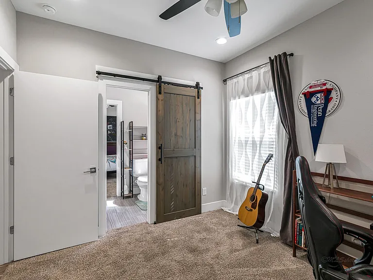 240 Julia St #A — Photo 44