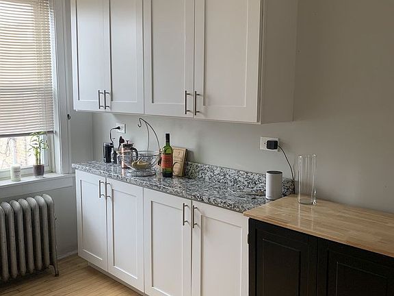 3rd image of 2910 N Albany Ave APT 3W